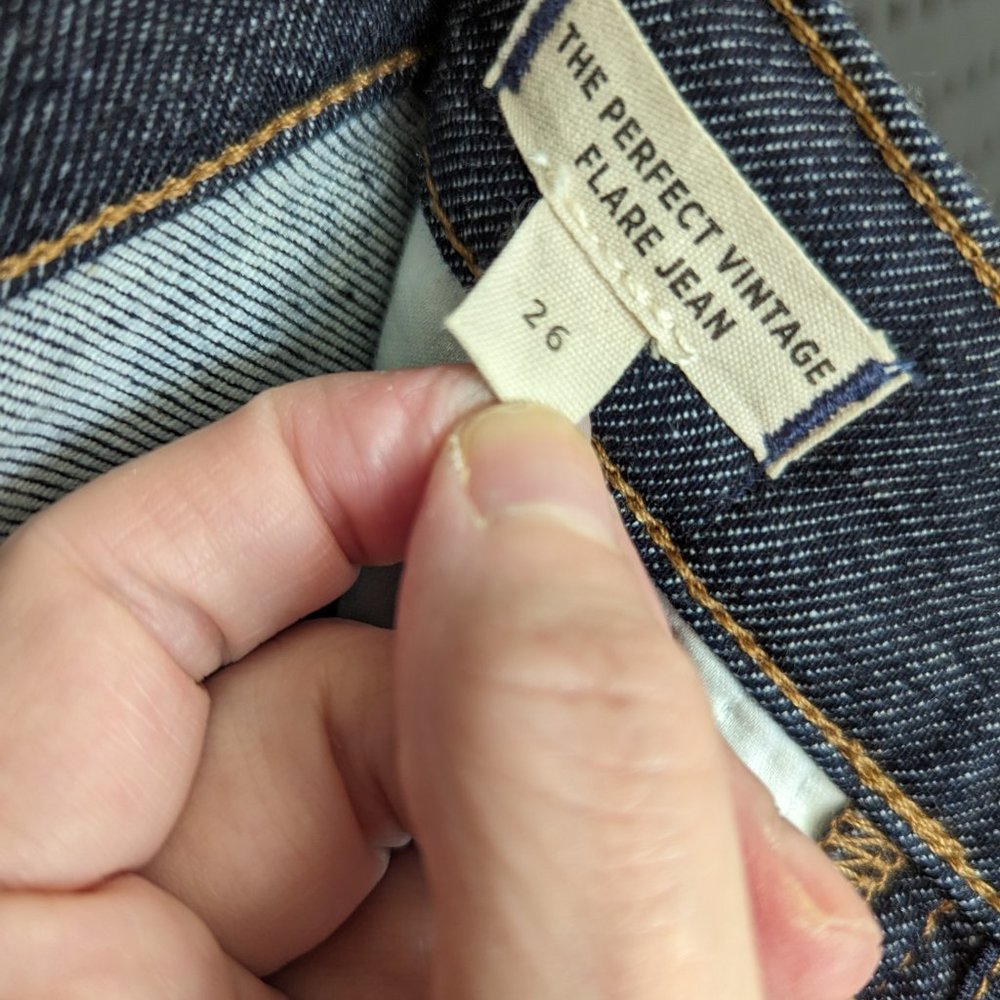 Madewell The Perfect Vintage Flare Jeans  - Size 26 (30" Waist) - EUC Dark Wash - Picture 3 of 7